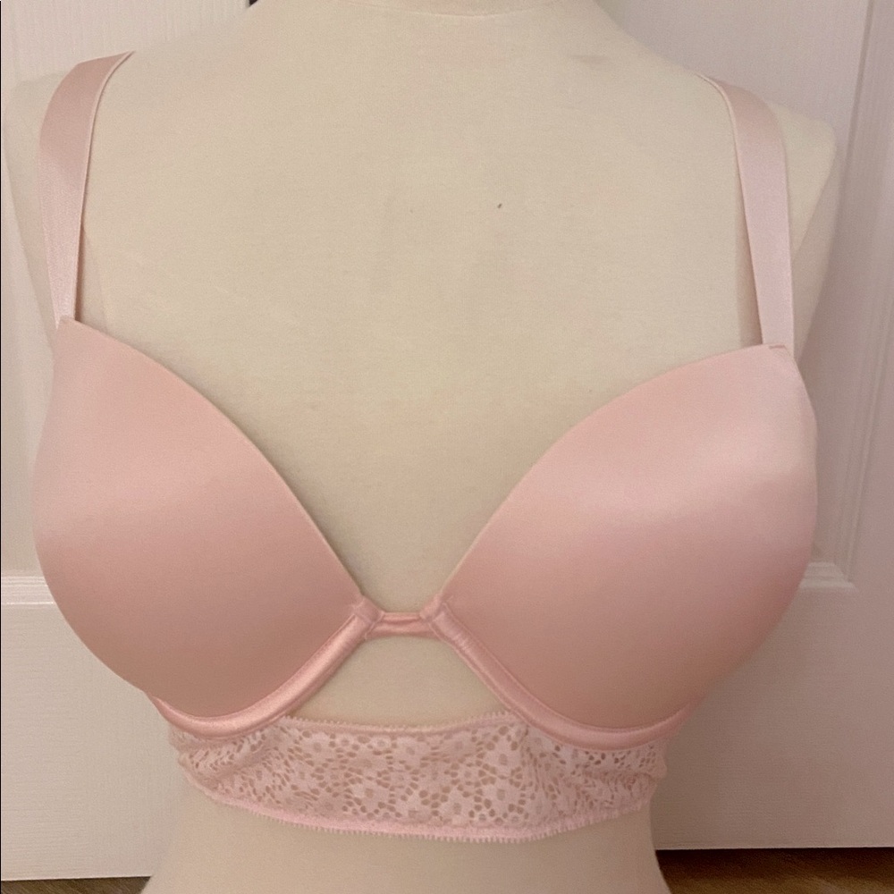 Very Sexy by Victoria’s Secret Baby Pink Push-Up Bra. EUC!